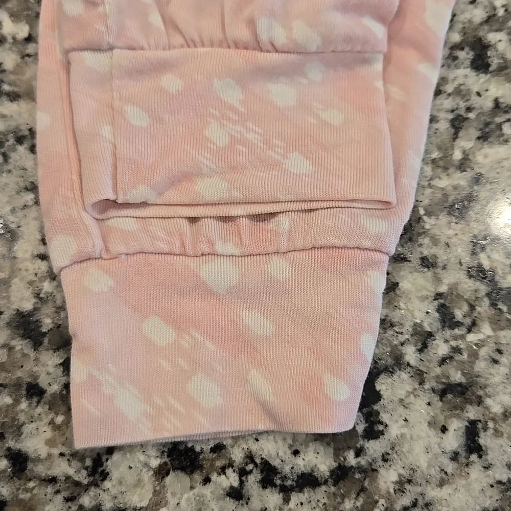 MAGNETIC ME COVERALL. PINK AND WHITE. SIZE 18-24 MONTHS. 27-30 LBS. GIRL'S.